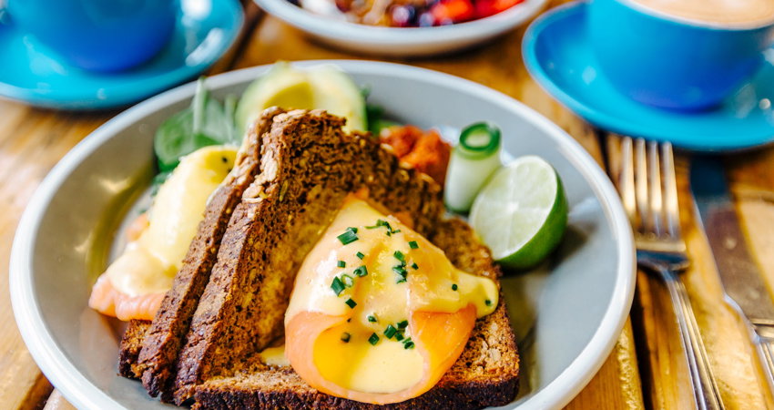Los desayunos en Hollywood Café son famosos por su sabor