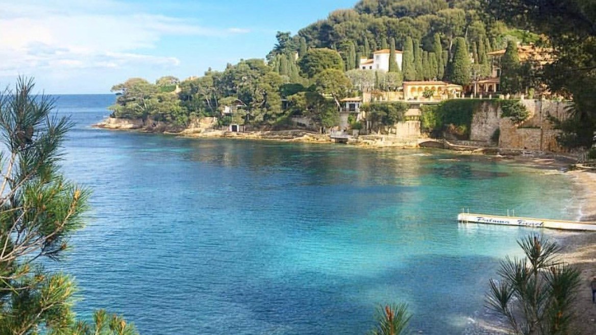 ocated in the town of Saint-Jean-Cap-Ferrat, on the outskirts of Nice, Paloma Beach is known for its popularity among celebrities