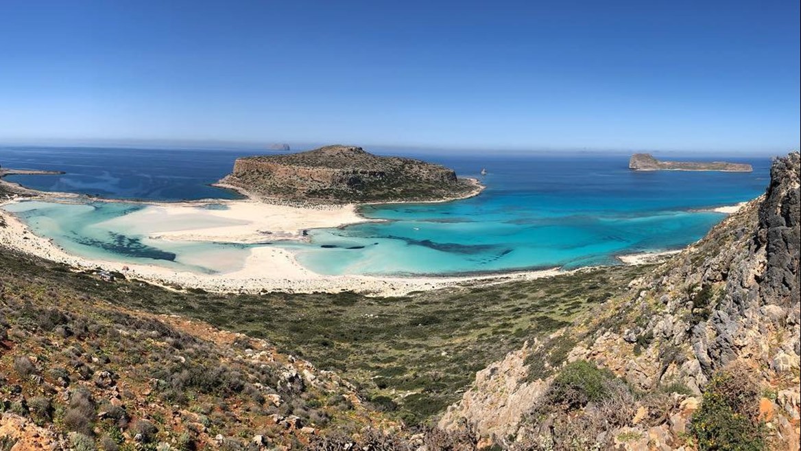 Besides being a refuge for the monk seal and Caretta turtle, Balos Beach is also a sight for sore eyes for adults