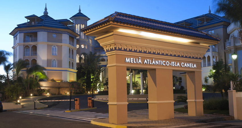 The Meliá Atlántico Isla Canela has direct access to the island’s beach
