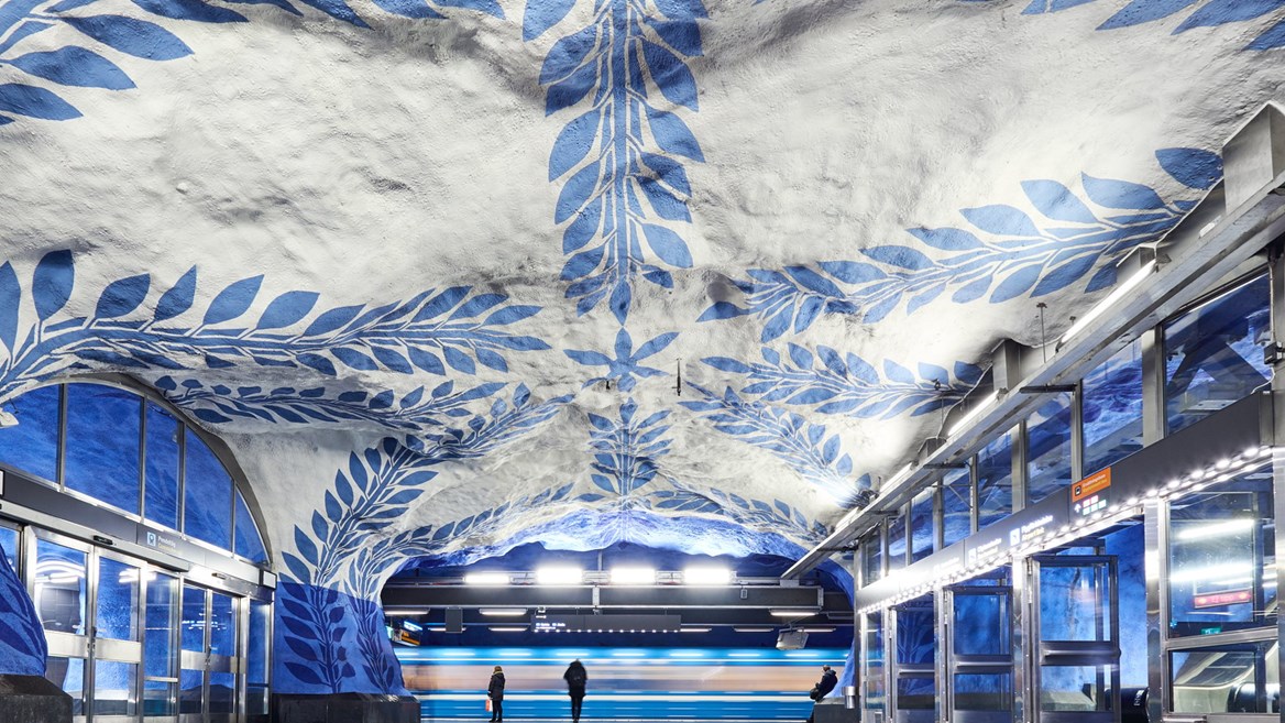 El metro de Estocolmo reúne una sorprendente colección de pinturas