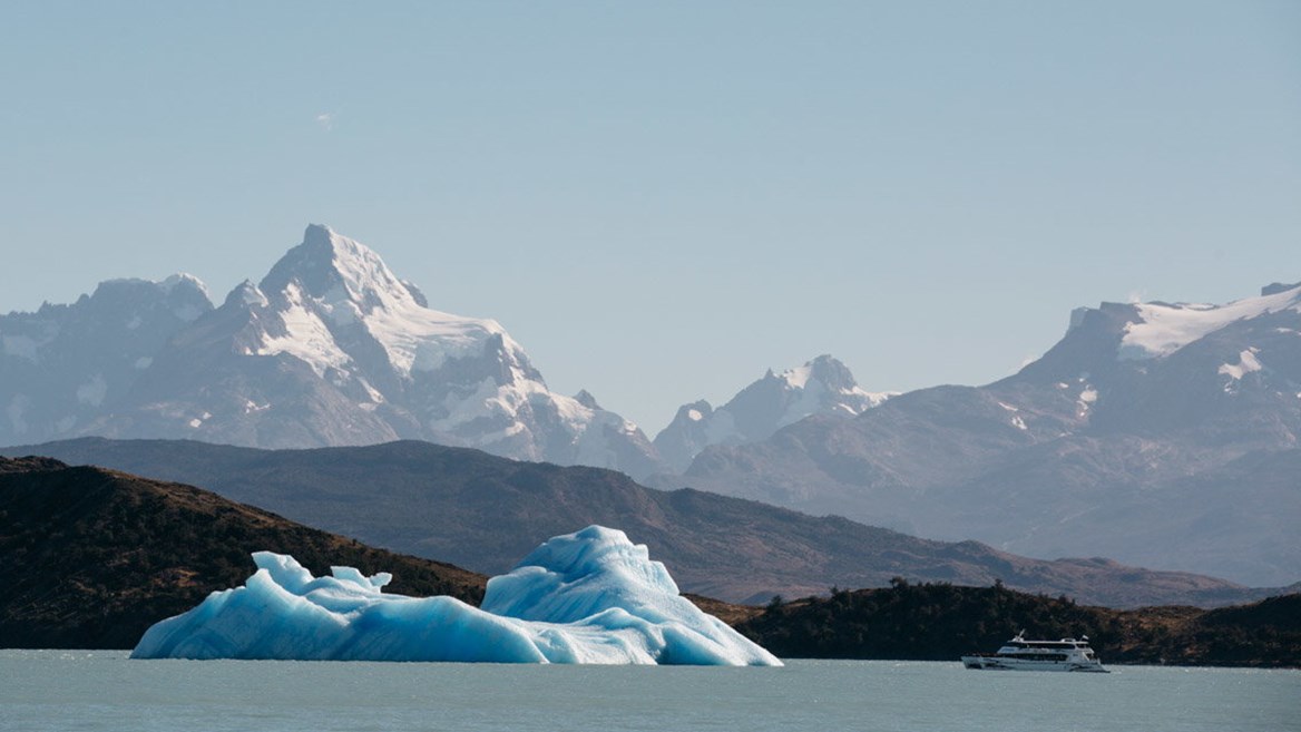 El glaciar Upsala, de unos 60 km, desagua en el lago Argentino