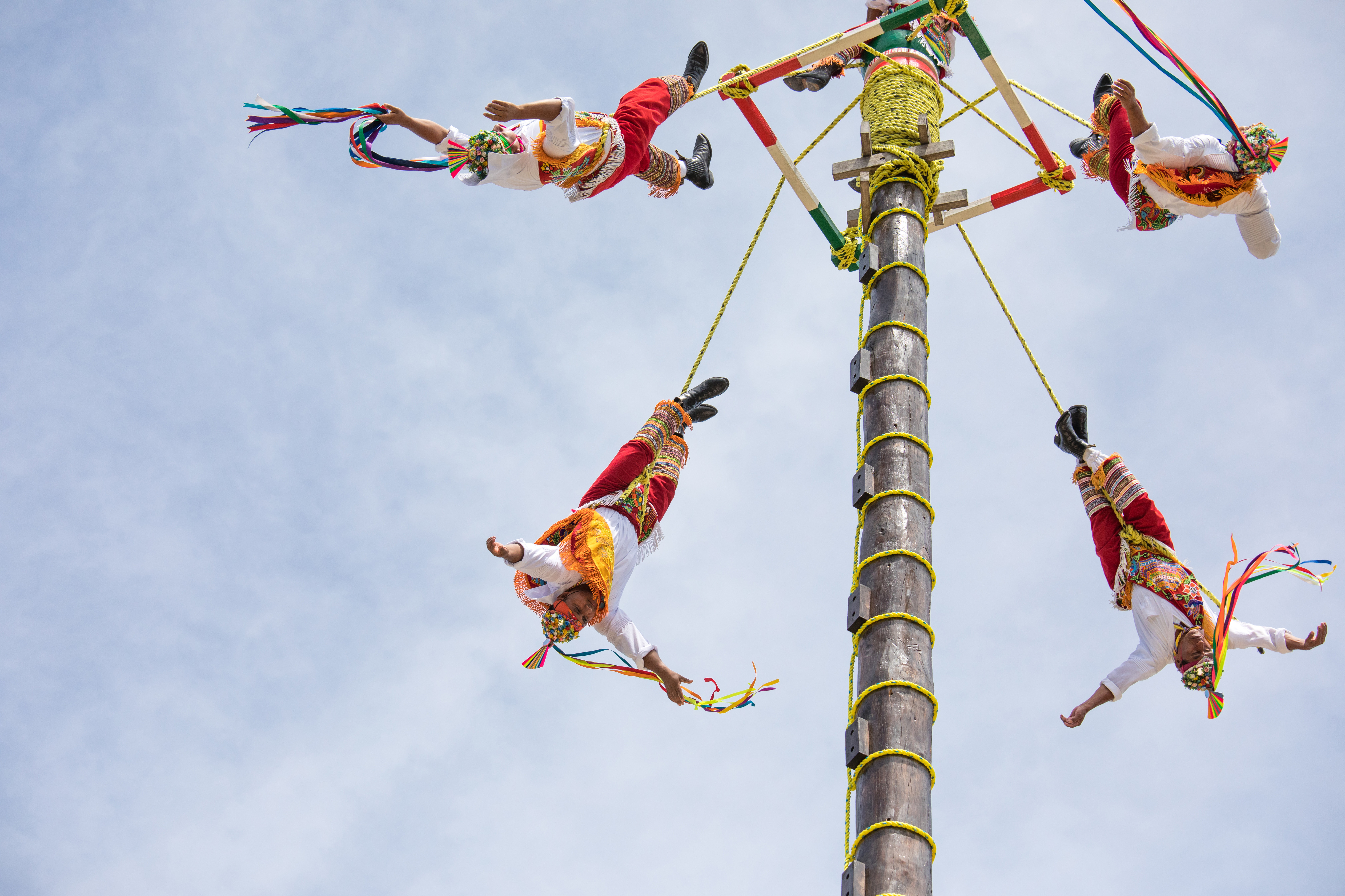 En una visita a México, sólo con asistir en directo a un espectáculo de los voladores puede provocar un subidón de adrenalina.