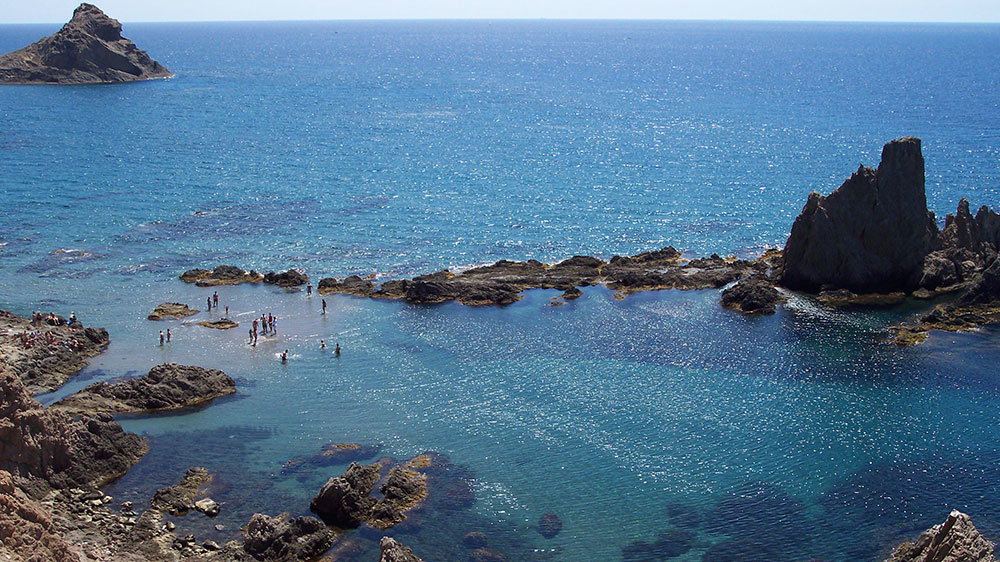 La salinas de Cabo de Gata, uno de los escenarios de la road movie Vivir es fácil con los ojos cerrados