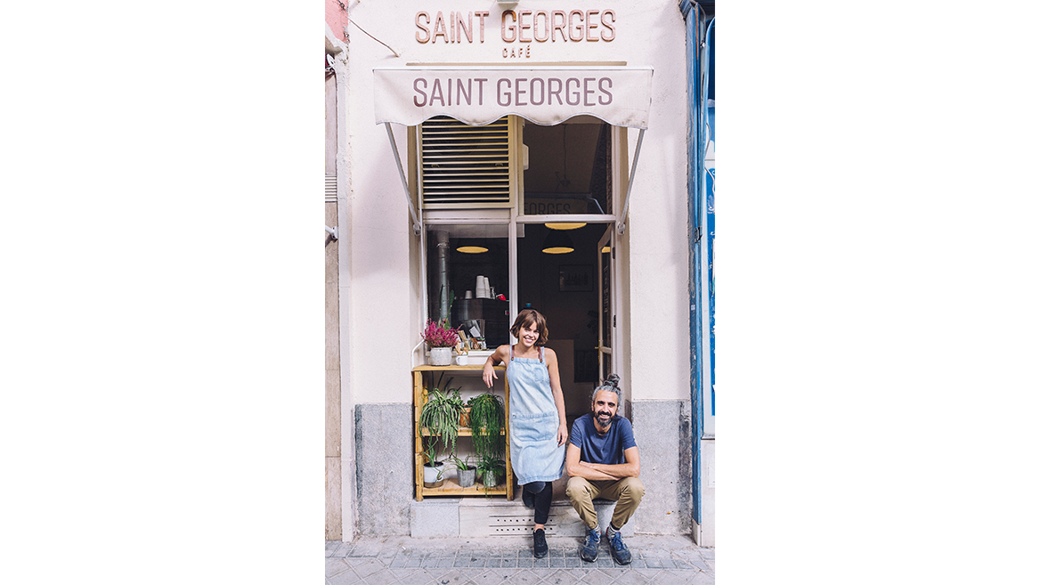 Saint Georges Café, un pequeño café de estilo take away en Chamberí
