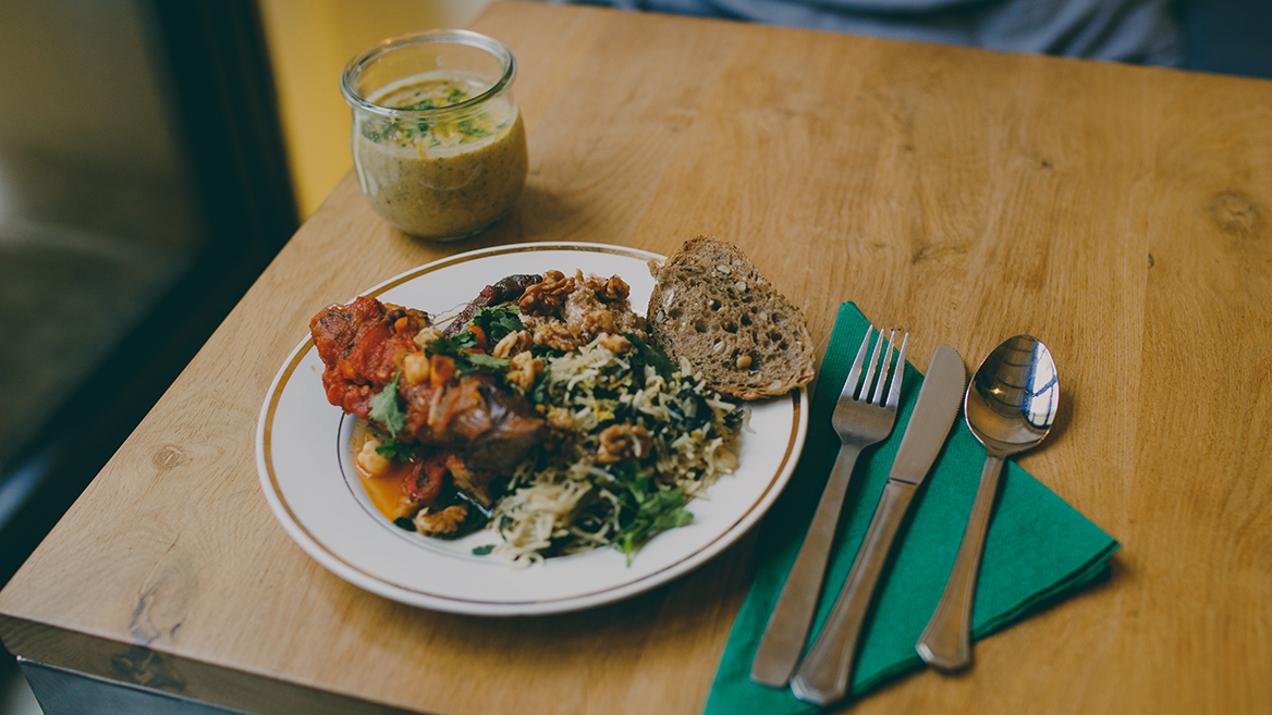 La Colectiva Café, a specialty coffee shop with fully vegan cuisine