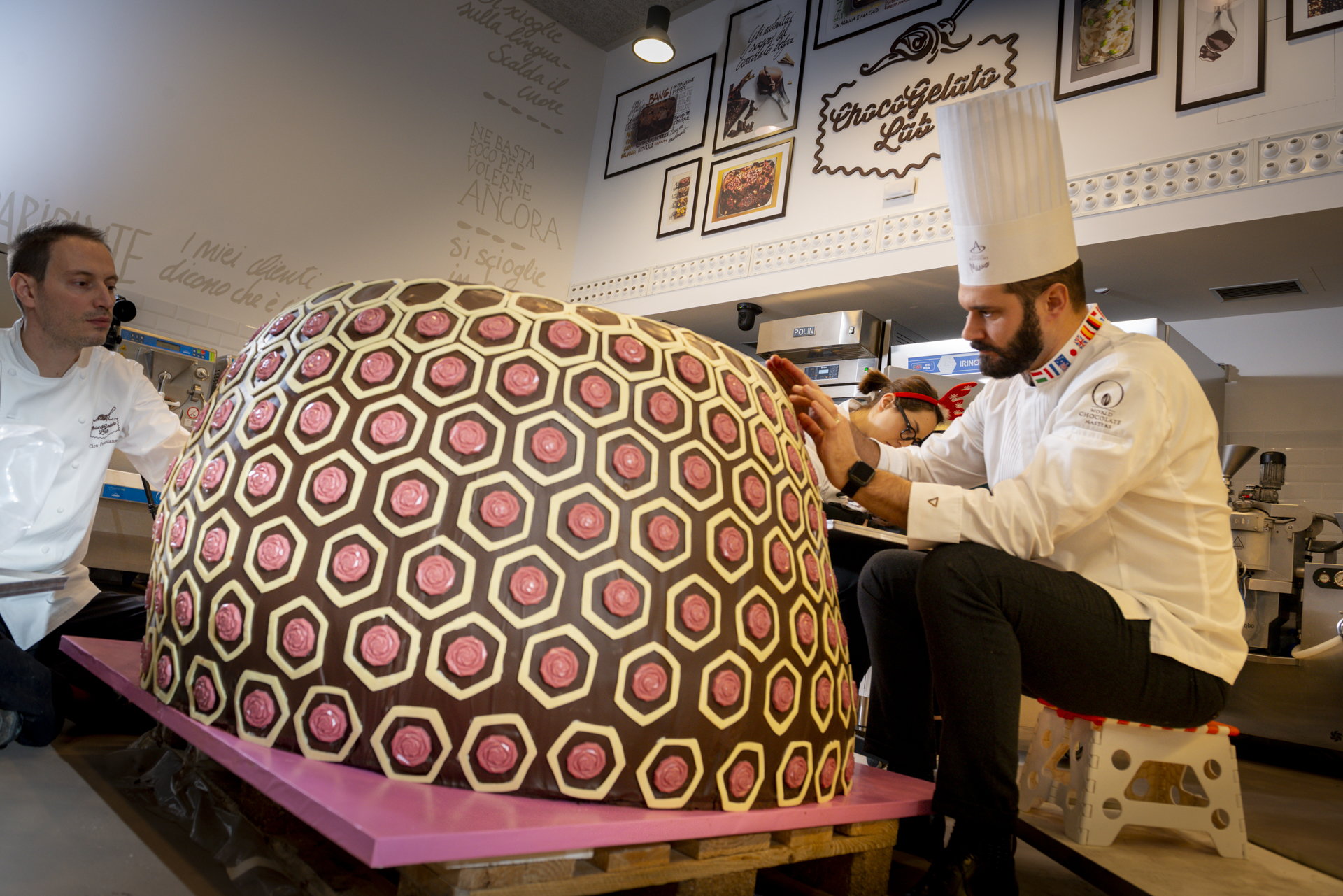 "Panettone", the king of Christmas desserts in Milan and almost everywhere.