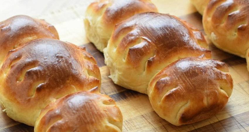 "Jesus bread" or "cougnou", the Christmas dessert par excellence in Brussels.