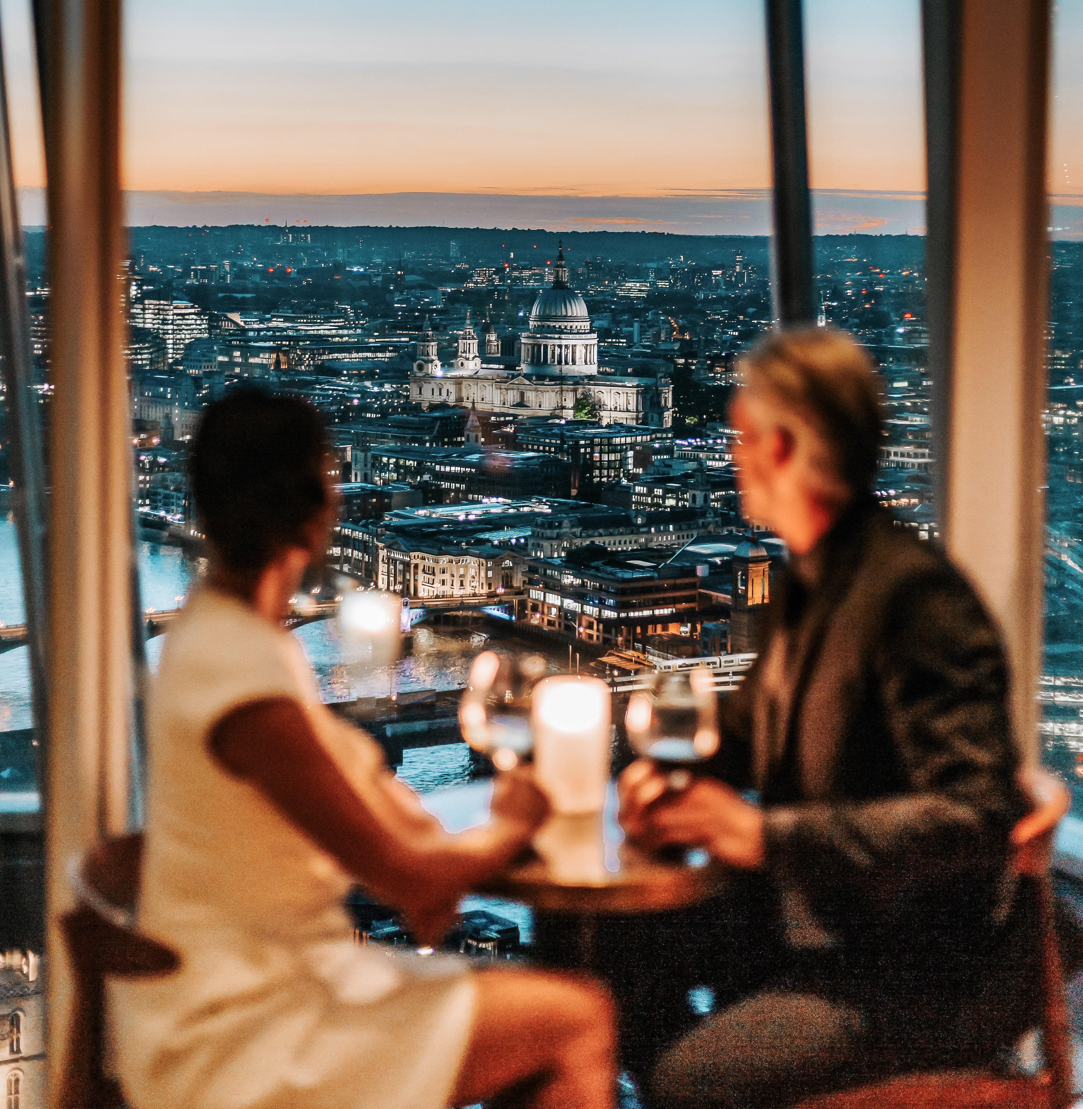 One of the best restaurants to celebrate New Year's Eve in London is Ting, on the 34th floor of The Shard, one of the most famous skyscrapers in the British capital.