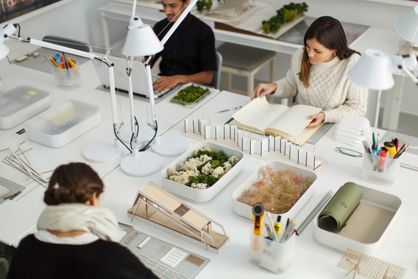 La unidad de Modelmaking de la Norman Foster Foundation explora la creación de maquetas como una forma de comunicación