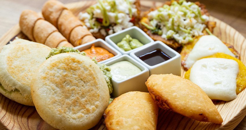The Apartaco apartapalos dish is ideal to taste the most classic entrees of Venezuelan cuisine in Madrid.