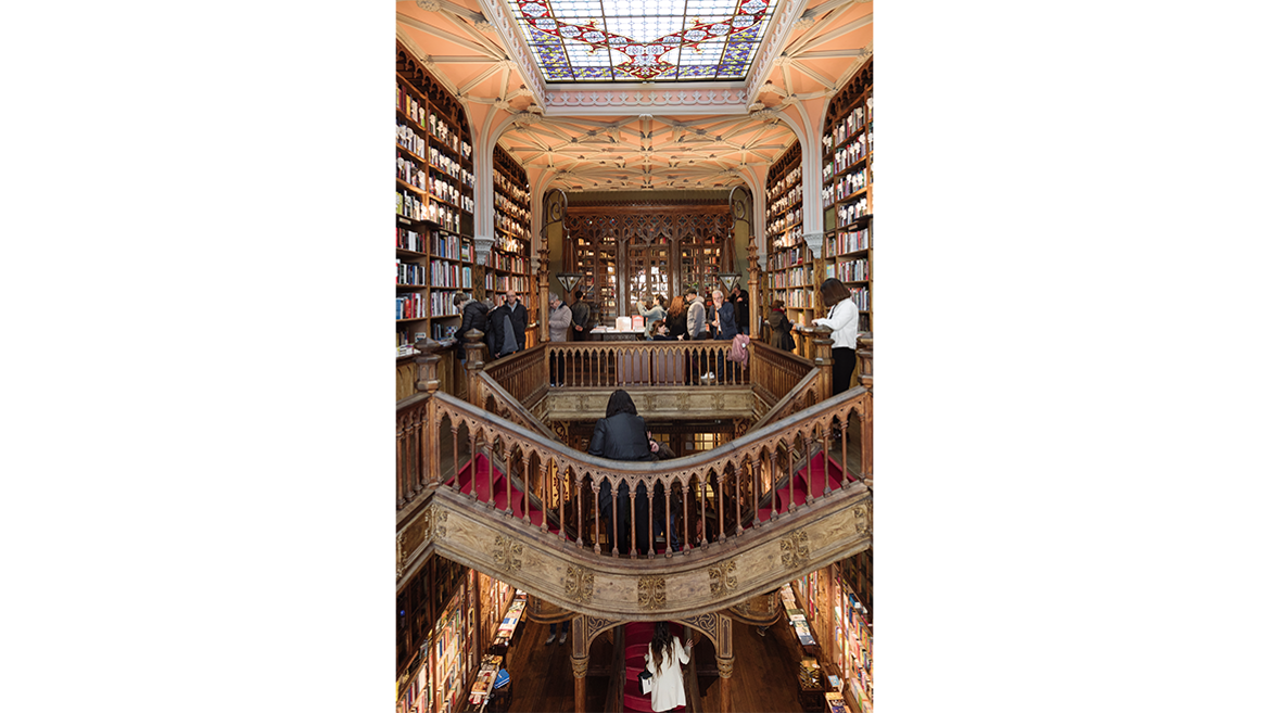Lello e Irmao es considerada una de las librerías más bonitas del mundo.