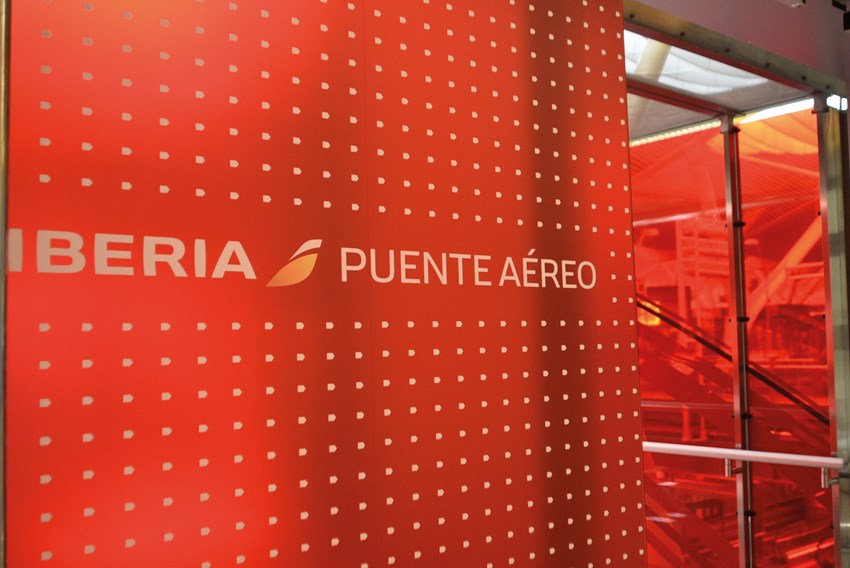 Favoreciendo la conectividad para permitir a las empresas recuperar sus actividades, desde finales de 2020 el Puente Áereo ha pasado de 24 a 43 frecuencias semanales.