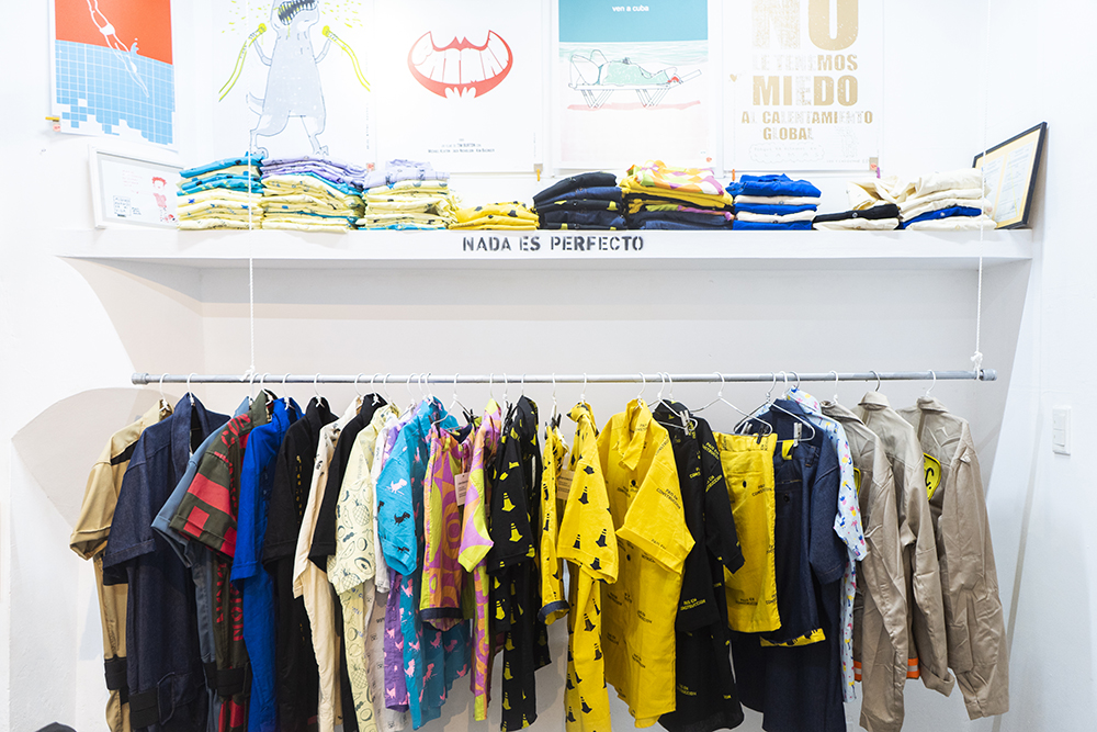 Clandestina fue uno de los primeros locales en instalarse en La Habana Vieja, que se ha convertido en punto de encuentro de nuevas generaciones de diseñadores y creadores.