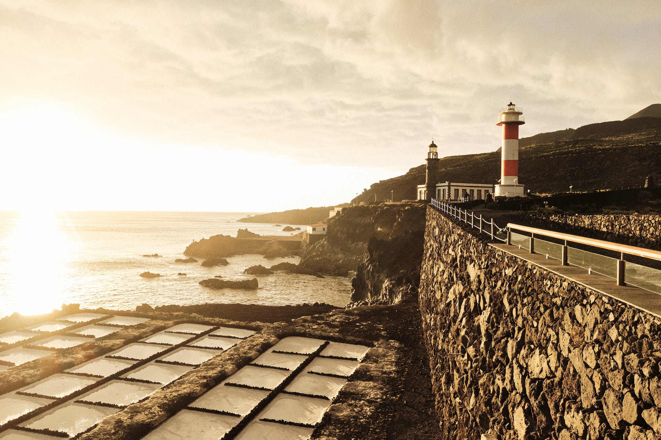 El faro de Fuencaliente en La Palma es uno de los más espectaculares de España.