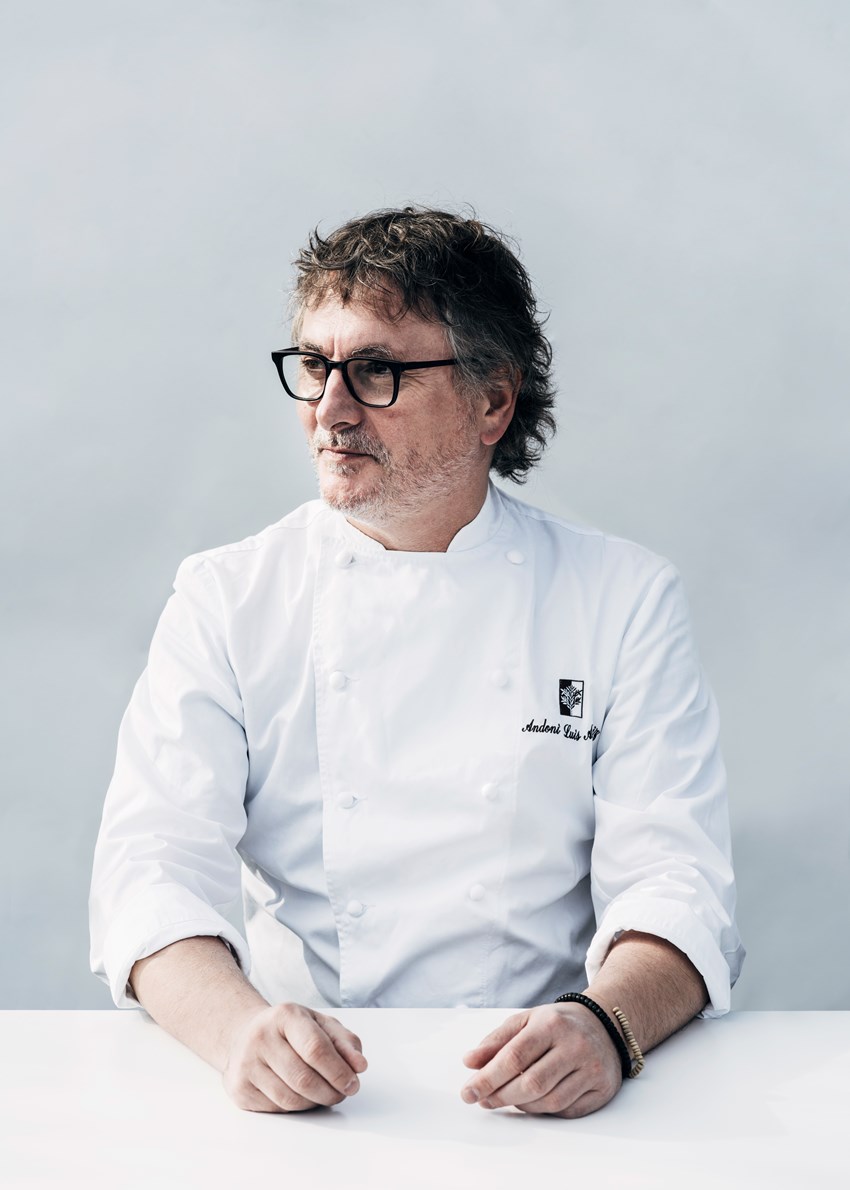 Andoni Luis Aduriz se puso al frente de Mugaritz en 1998, que en el 2000 consiguió su primera estrella Michelin.