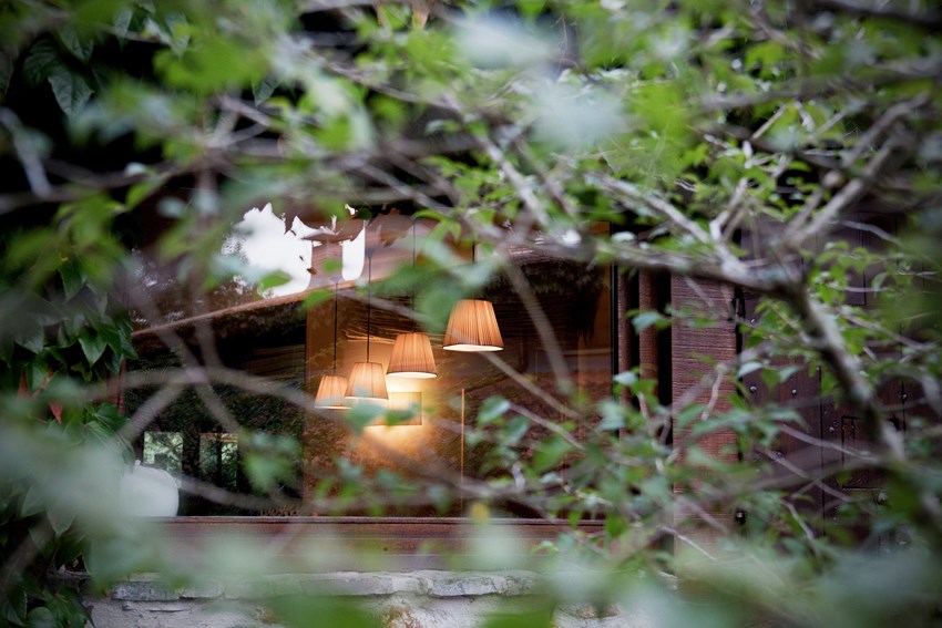 El restaurante Mugaritz, en Rentería (Guipúzcoa), está rodeado de robles centenarios.