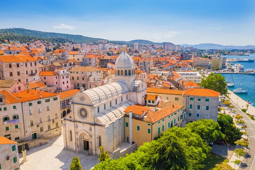 En una visita a Split, Croacia, es imprescindible hacer una excursión de la ciudad medieva del Sibenik.