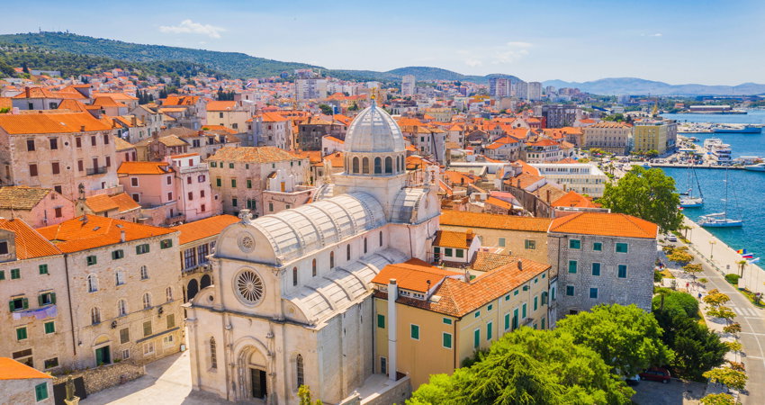 En una visita a Split, Croacia, es imprescindible hacer una excursión de la ciudad medieva del Sibenik.