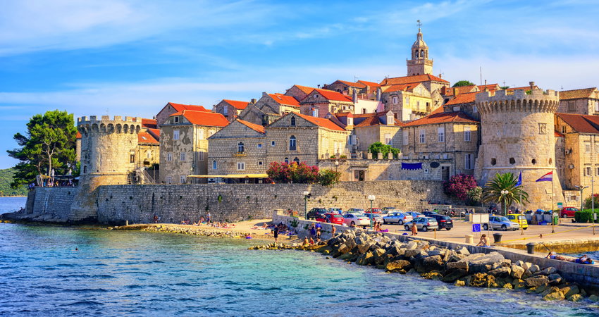 Korcula es una isla de 47 kilómetros de longitud perfecta para visitar en una excursión de un día desde Split, Croacia.