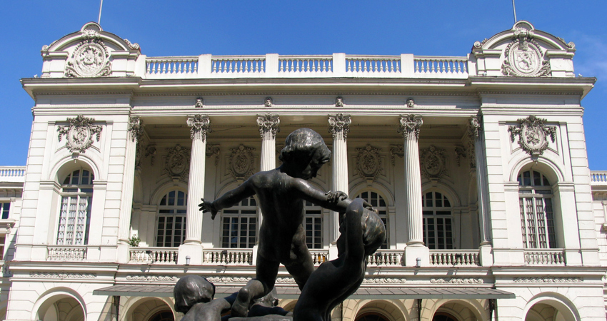 The Teatro Municipal de Santiago in Chile is the country’s oldest cultural centre.