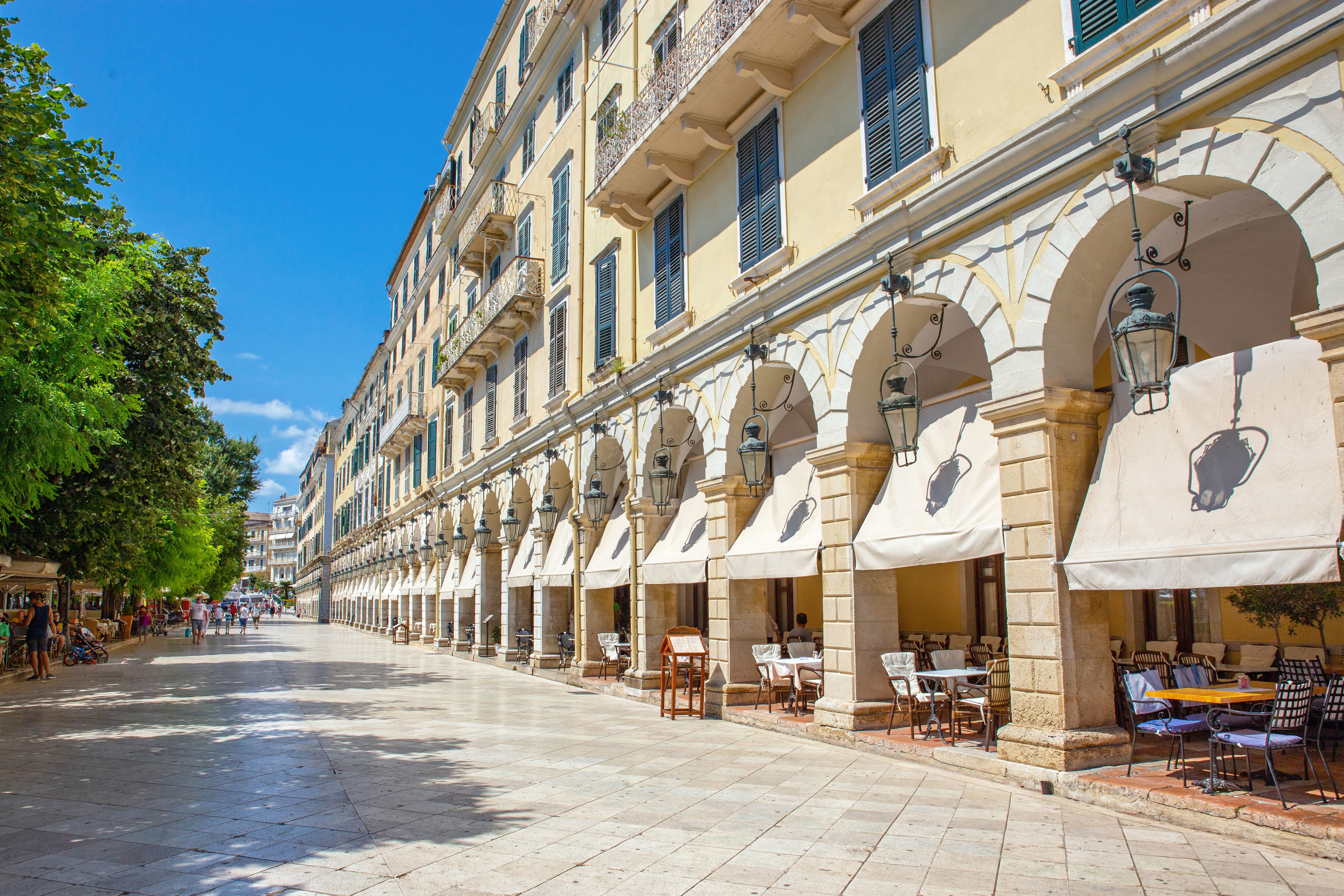 The Liston is Corfu’s street par excellence for strolling round and enjoying a cup of good coffee. 