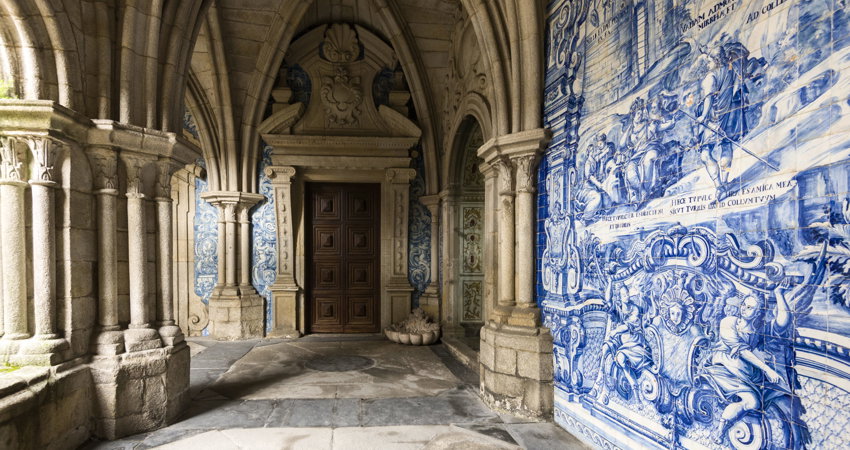 Porto’s cathedral, known as La Sé, is one of the city’s oldest buildings.