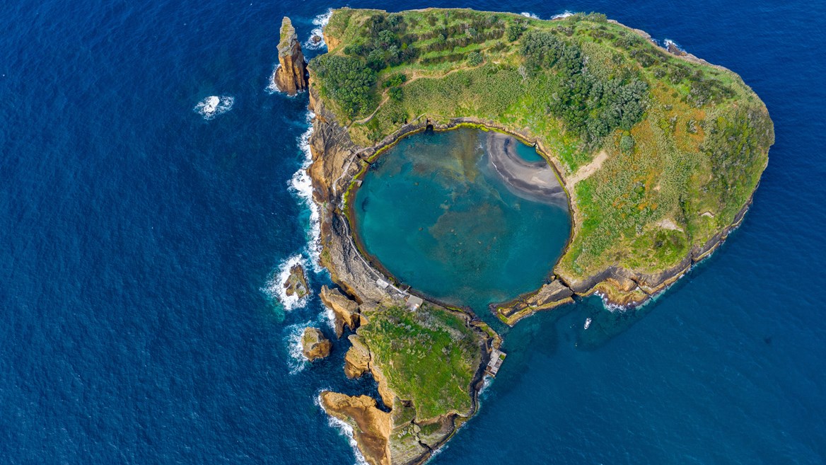 Villa Franca do Campo islet is one of the most attractive and visited natural areas of São Miguel Island in the Azores.