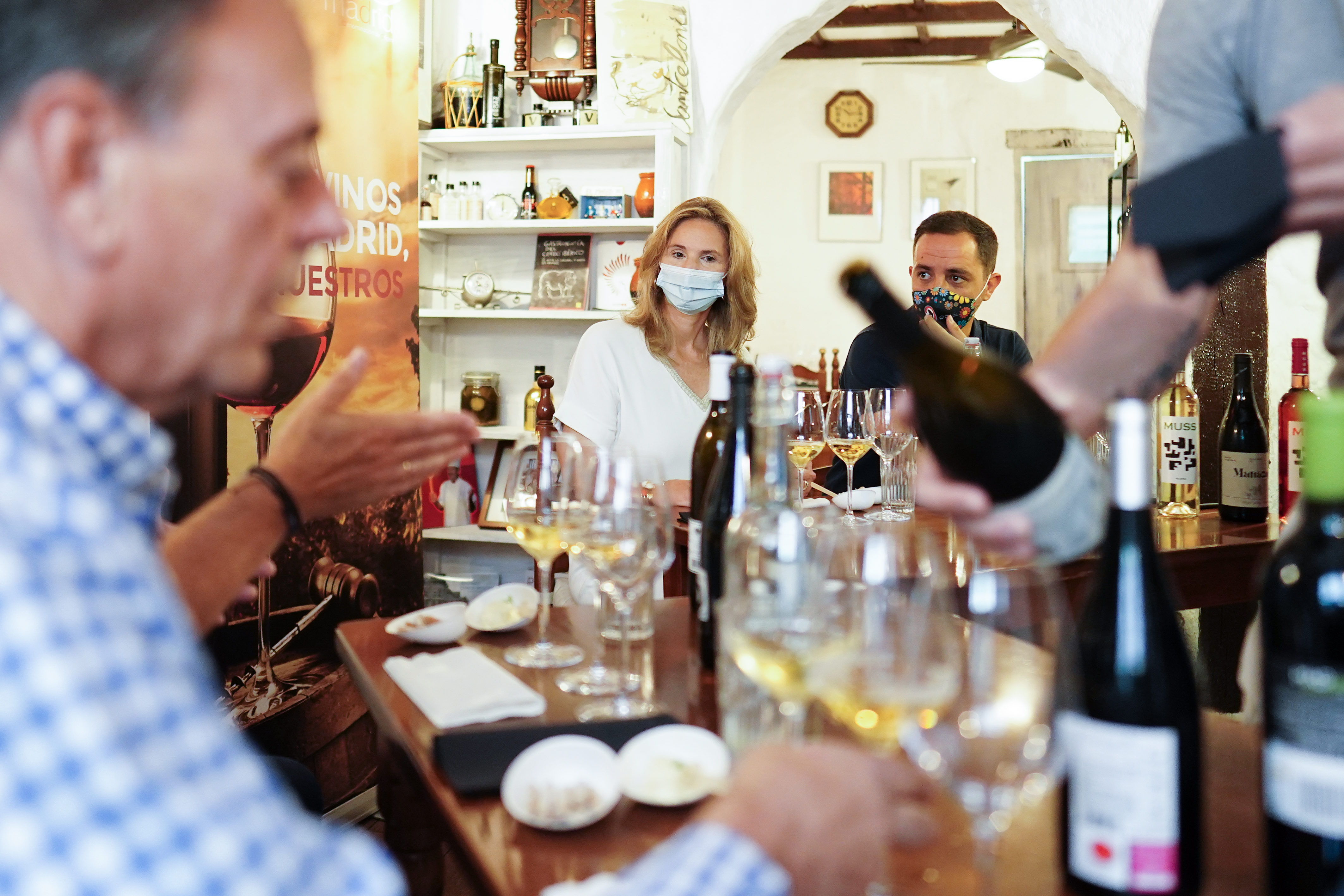 Visit a winery and taste wine of the Vinos de Madrid DO, with Stopover Hola Madrid.