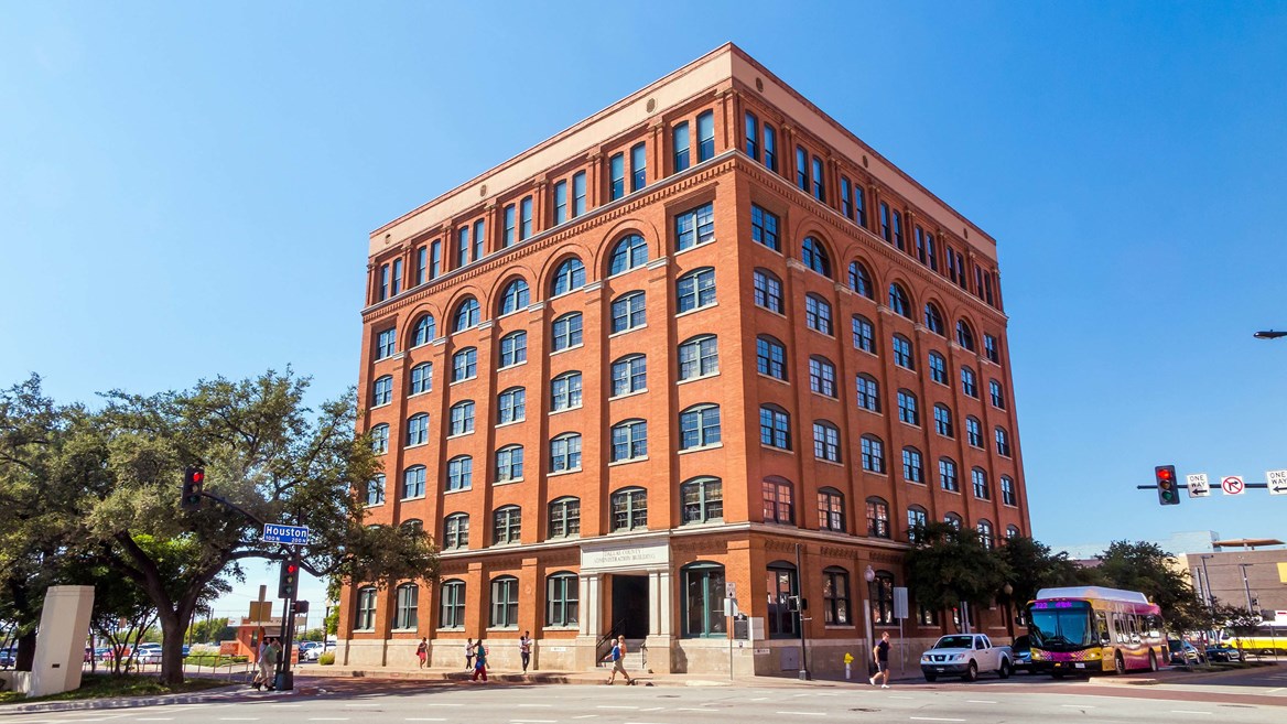 El Sixth Floor Museum es una parada obligatoria en tu visita a Dallas para descubrir todo lo que rodeó la vida y la muerte del presidente John F. Kennedy.