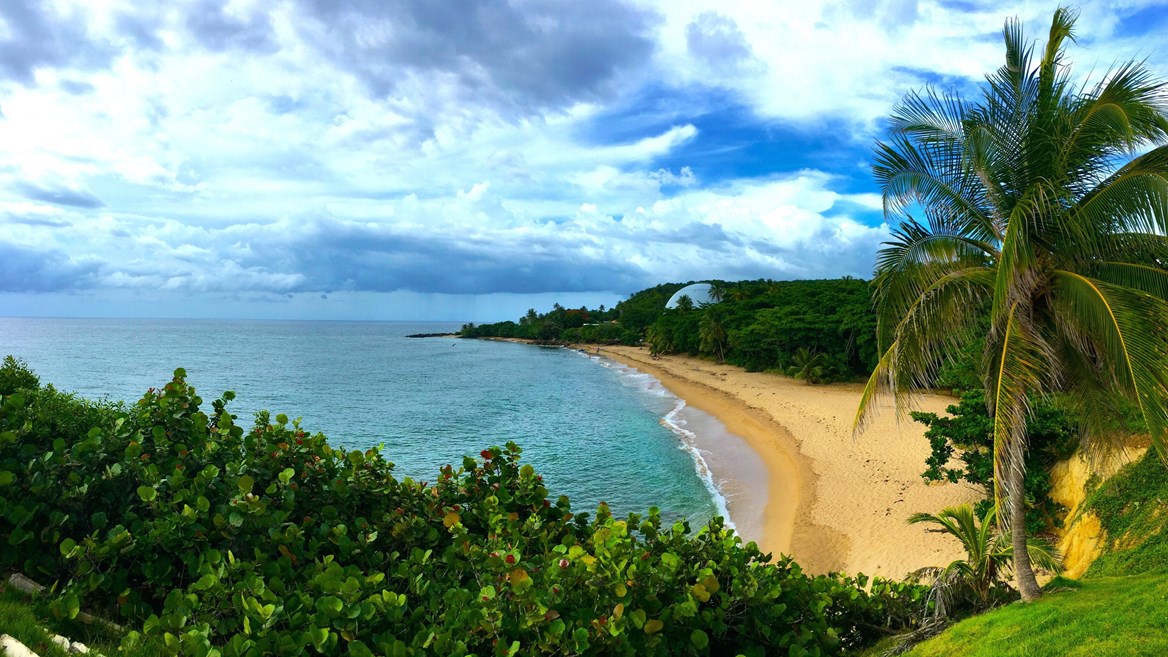 Playa de Domes, en Rincón, es una de las mejores playas de Puerto Rico