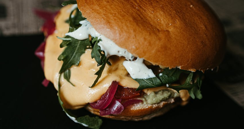 mentika crispy chicken burger from knalla burger
