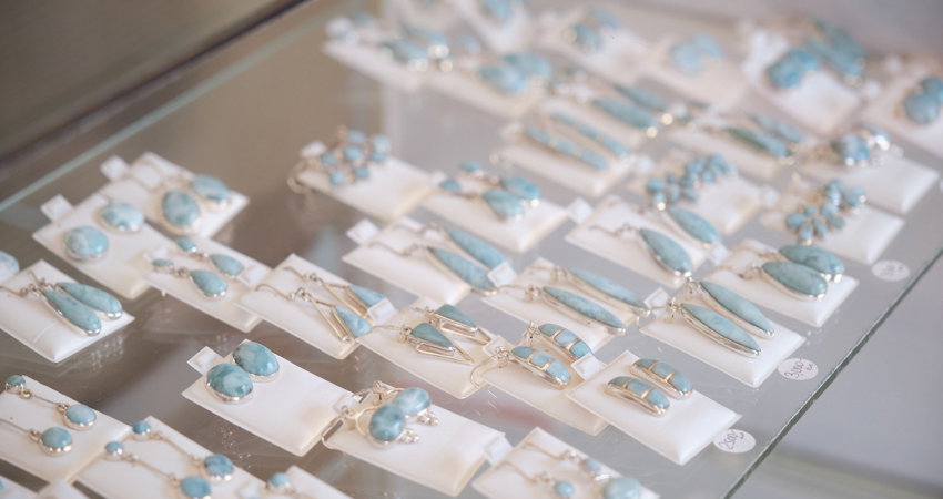 Larimar earrings designed by jewellers at Fleury Artesanías