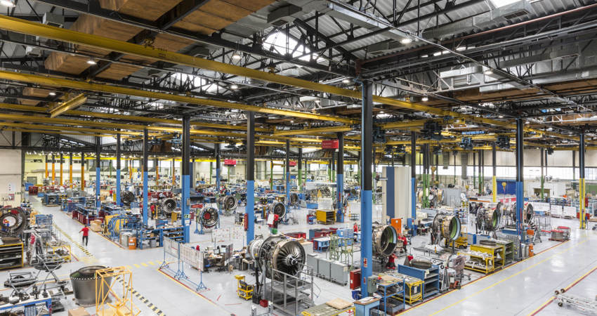 Iberia's engine test bench, with different workstations where each engine is individually tested.