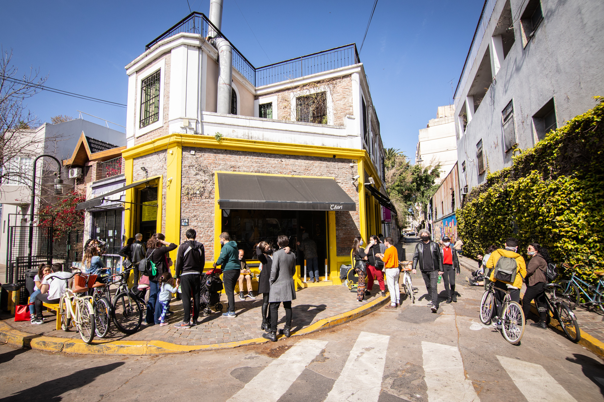 Front of Chori, on the corner of Thames Avenuenand Sta. Rosa street, with its characteristic yellow colour and diners crowding around the bar and tables on the terrace