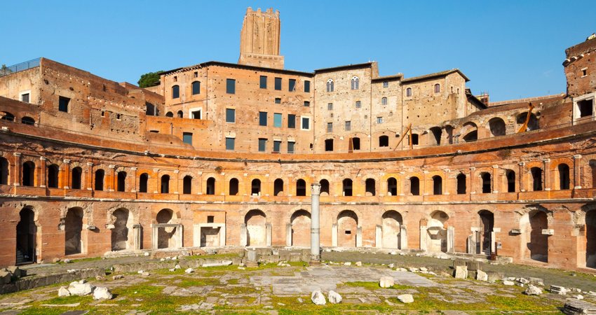 View of the circular market of Trajan's Market, where you can see the different floors and archaeological remains in the central courtyard.