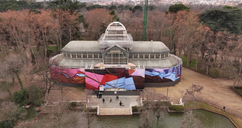 Fardo, by Andrea Canepa, in the Crystal Palace, inside El Retiro Park
