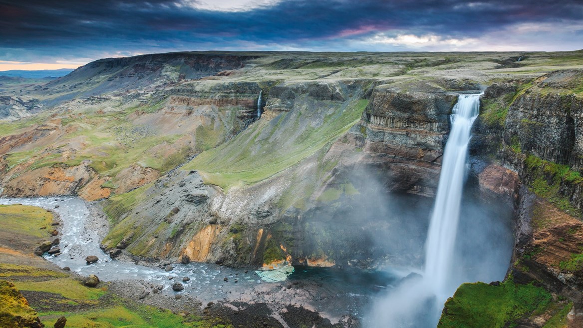 El valle de Þjorsardalur, situado al sur de Islandia, destaca por el contraste de sus paisajes