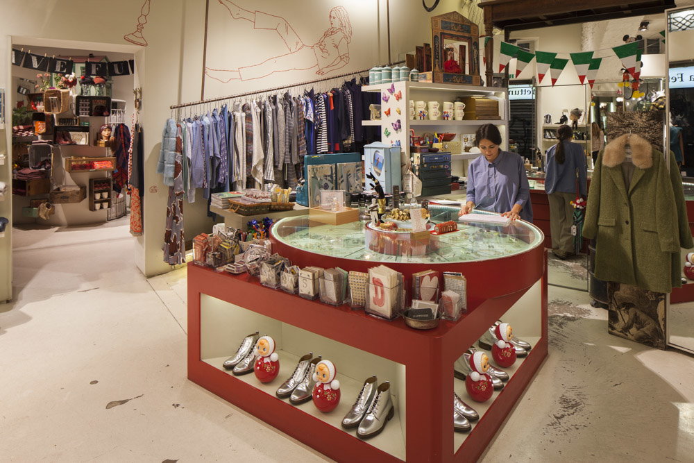 Uberta Zambelletti is the owner of Wait and See 