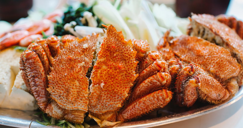 Most outlets simply steam hairy crabs and serve them with vinegar and ginger