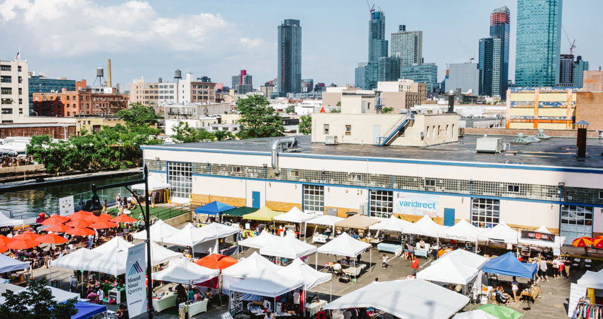 Tt’s also a food court and an outdoor craft beer pub with DJ
