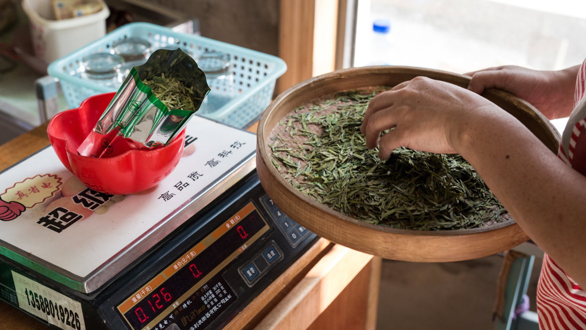 In the shops you can buy bulk supplies of tea, while restaurants offer regional dishes such as prawns with Longjing tea leaves