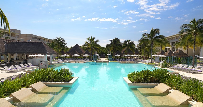 Explore the Riviera Maya at Playa del Carmen La Perla